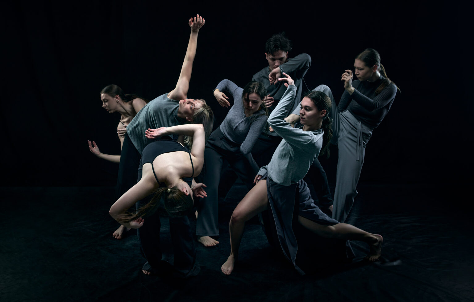 Danseurs et danseuses sur une chorégraphie